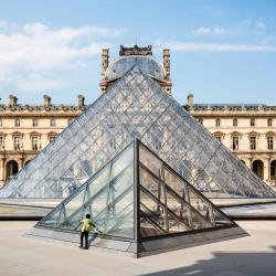 Louvre Museum, Paris Accommodation Massachusetts
