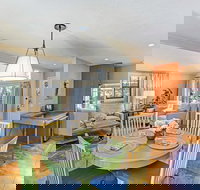 Bungalows 313 - Accommodation Massachusetts