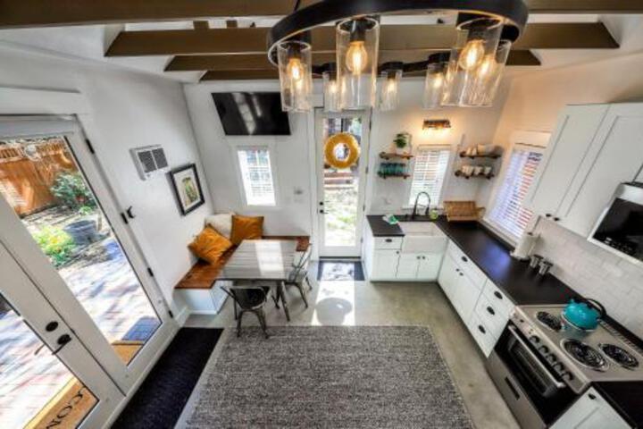 Pueblo Street Tiny Home - thumb 4