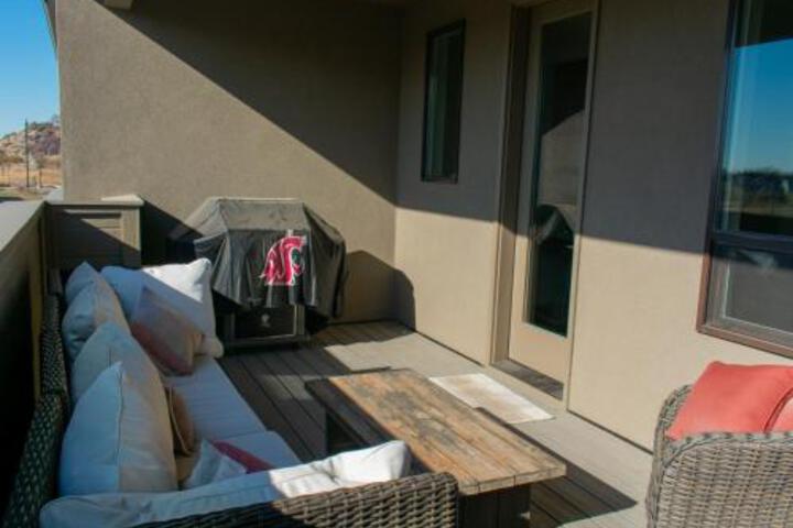 Luxury Multi Story Townhome - thumb 0