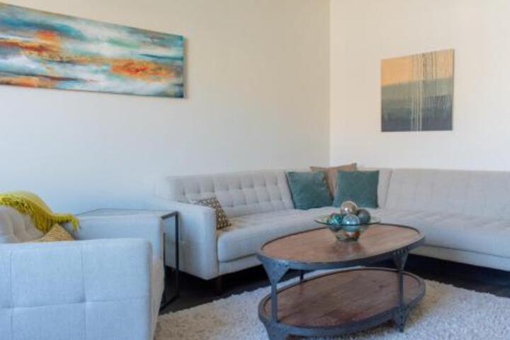 Luxury Multi Story Townhome - thumb 6