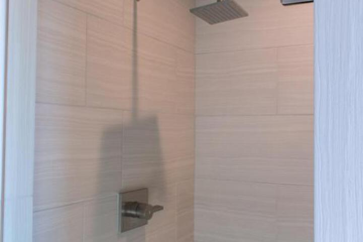 Luxury Multi Story Townhome - thumb 4