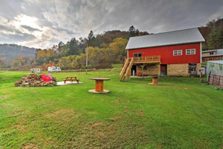 Unique Renovated Winona Barn W / 2 Decks On 80 Acres - thumb 1