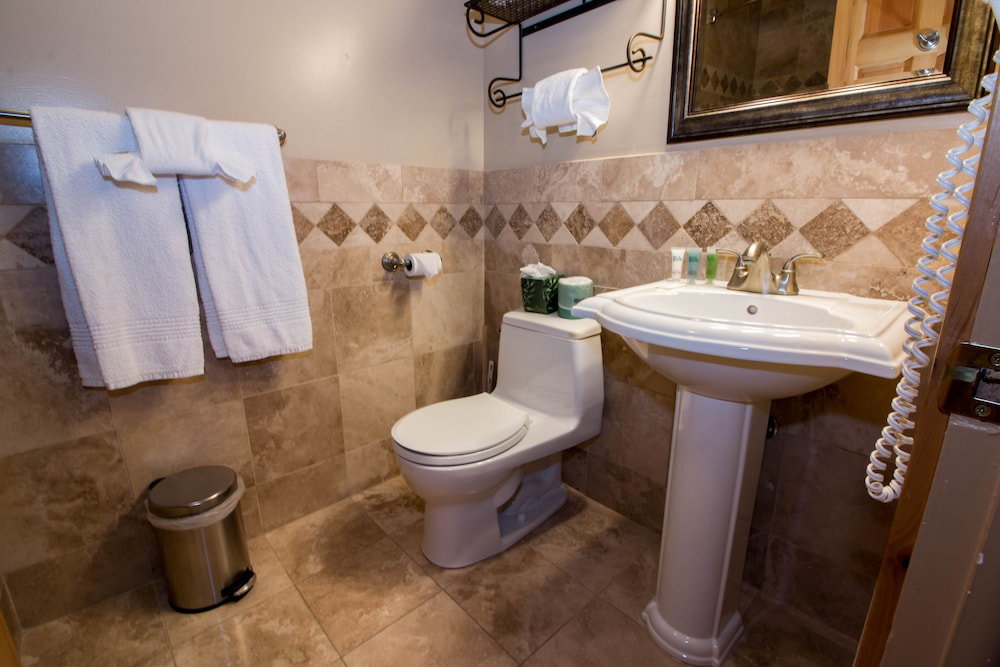 Treasure Mountain Inn - thumb 5