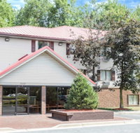 Super 8 by Wyndham Waldorf - Accommodation Massachusetts