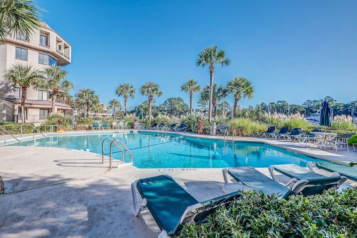 Yacht Club 7536 Three Bedroom Condo - thumb 3