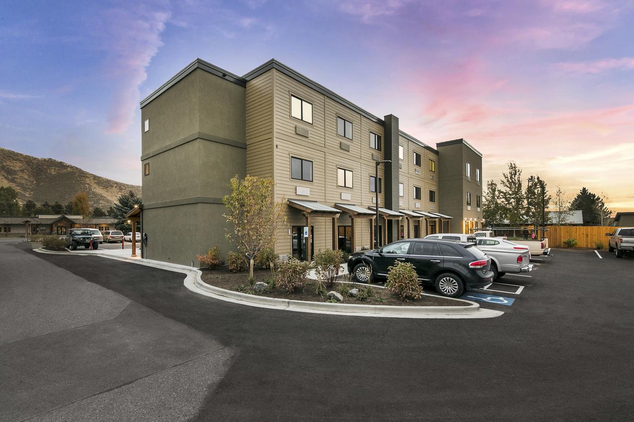 Silver Creek Hotel - thumb 36