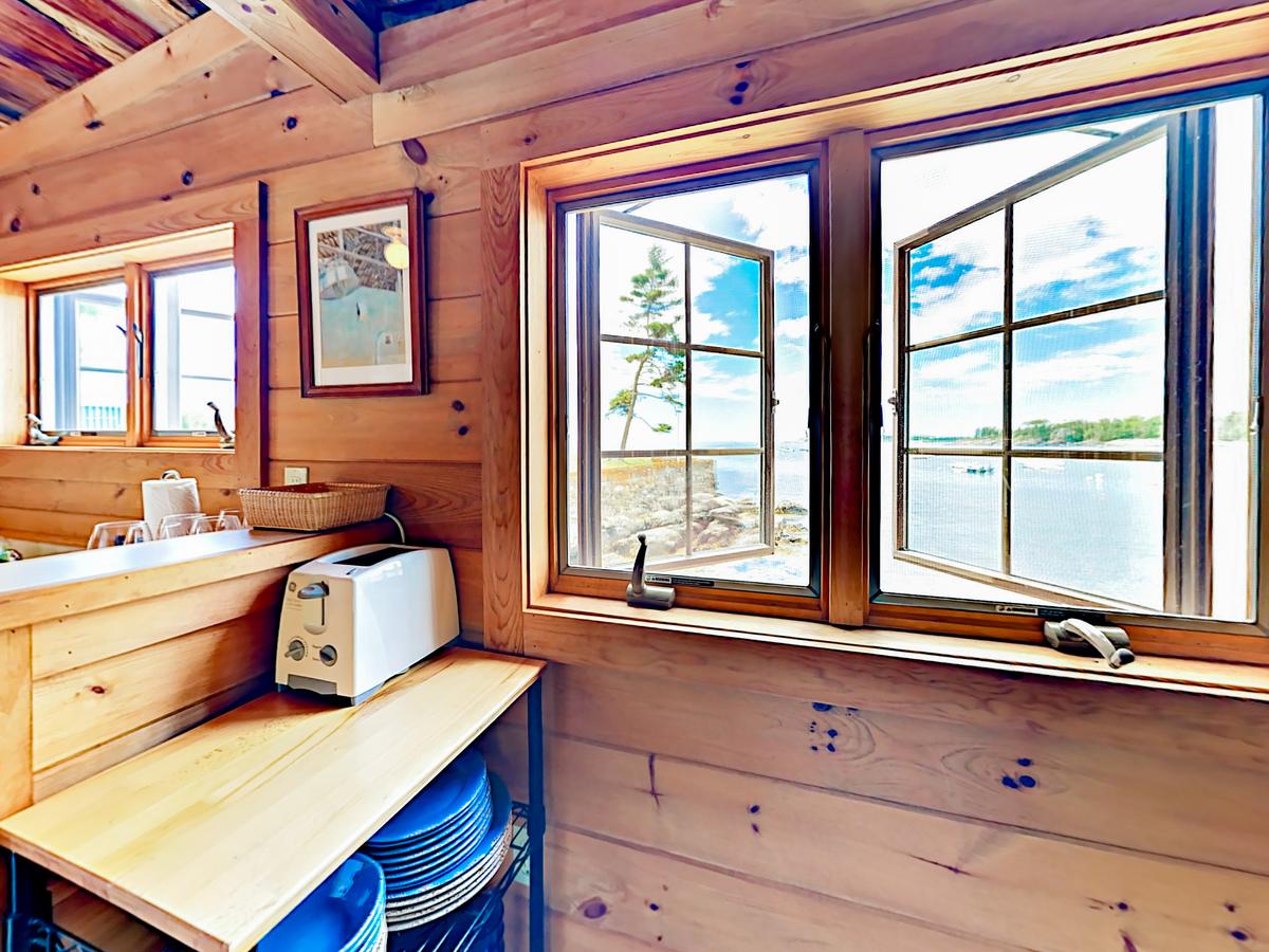 226 Shore Rd Cabin - thumb 2