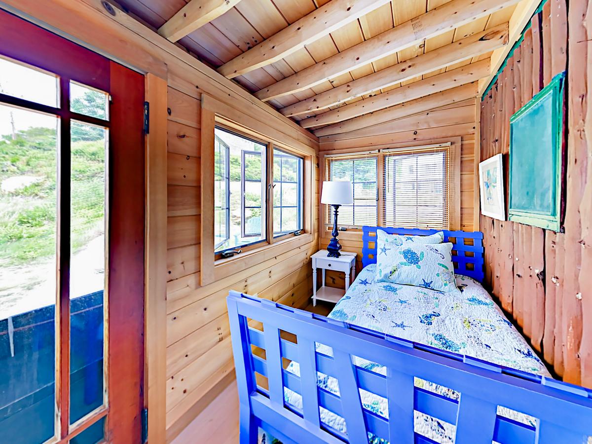 226 Shore Rd Cabin - thumb 10