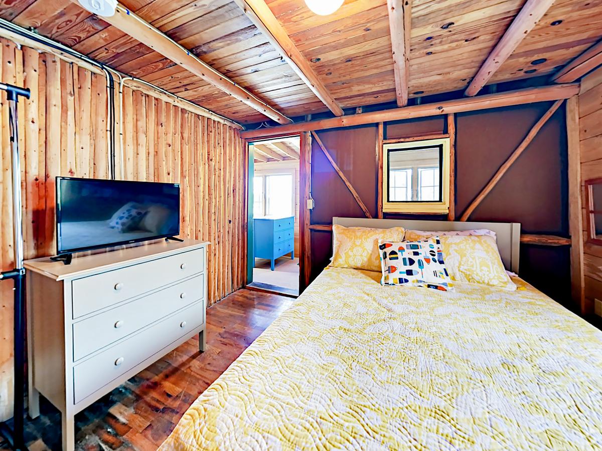 226 Shore Rd Cabin - thumb 14