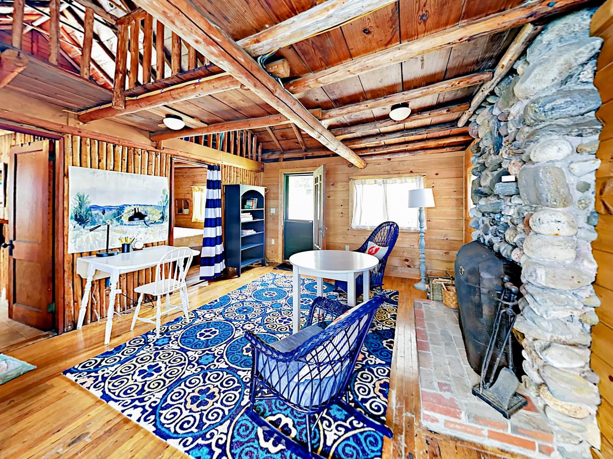 226 Shore Rd Cabin - thumb 3