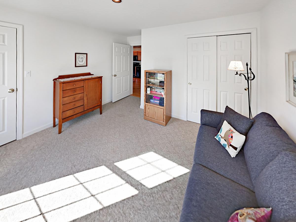 79 Middle Rd Home - thumb 15