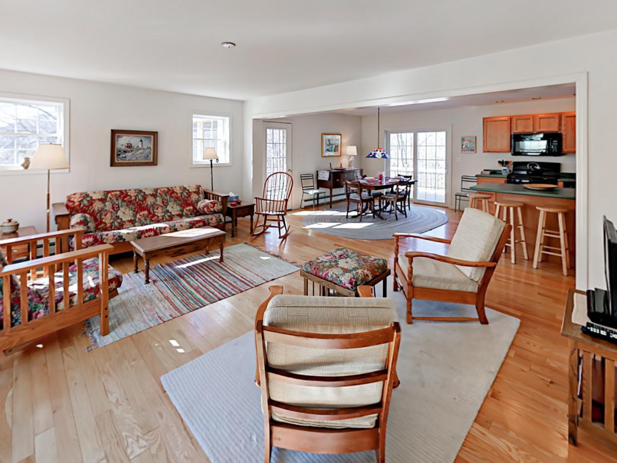 79 Middle Rd Home - thumb 12