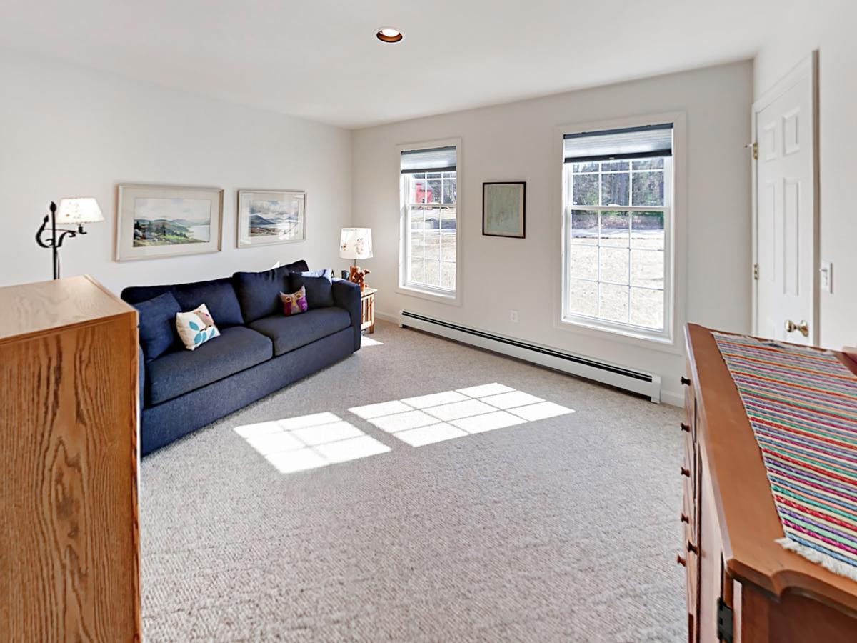 79 Middle Rd Home - thumb 13