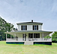 42 Van Horn Farmhouse Home - Accommodation Massachusetts