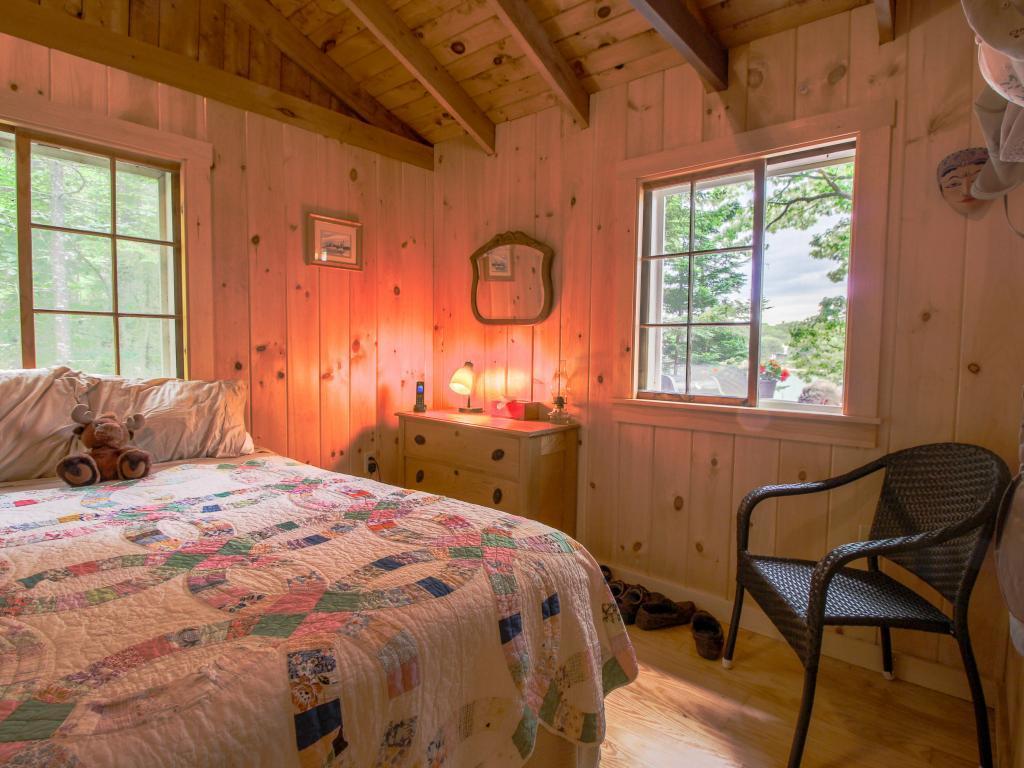 Cabin On The Shore - thumb 32