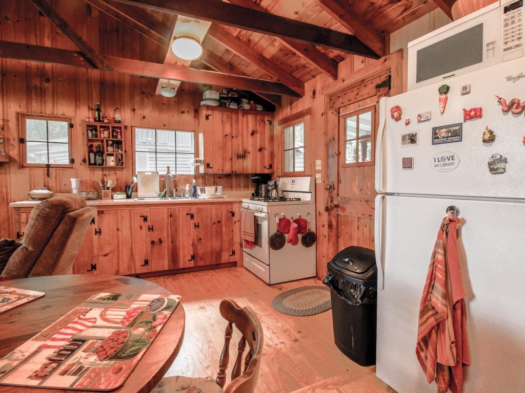 Cabin On The Shore - thumb 8