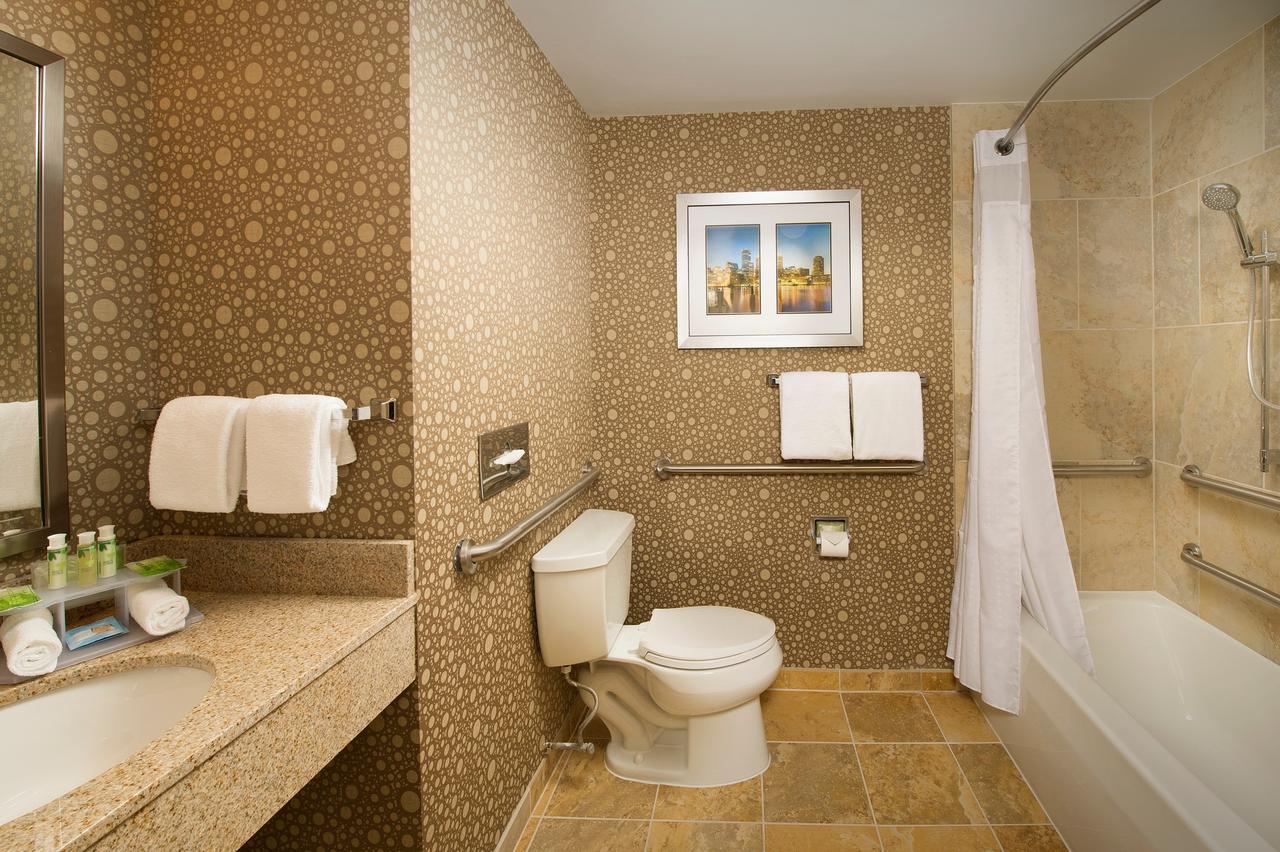 Holiday Inn Express Boston North-Woburn - thumb 14