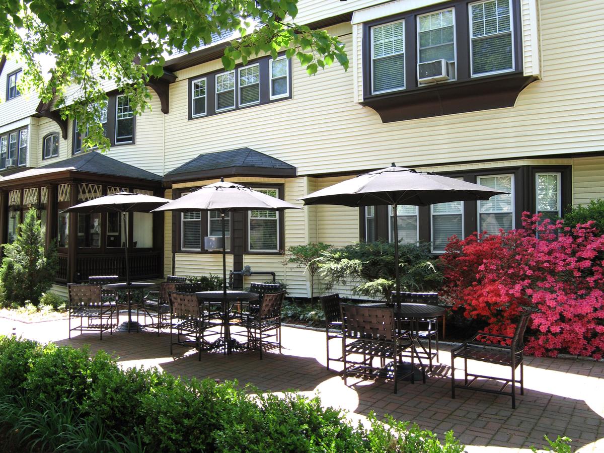 Longwood Inn - thumb 8