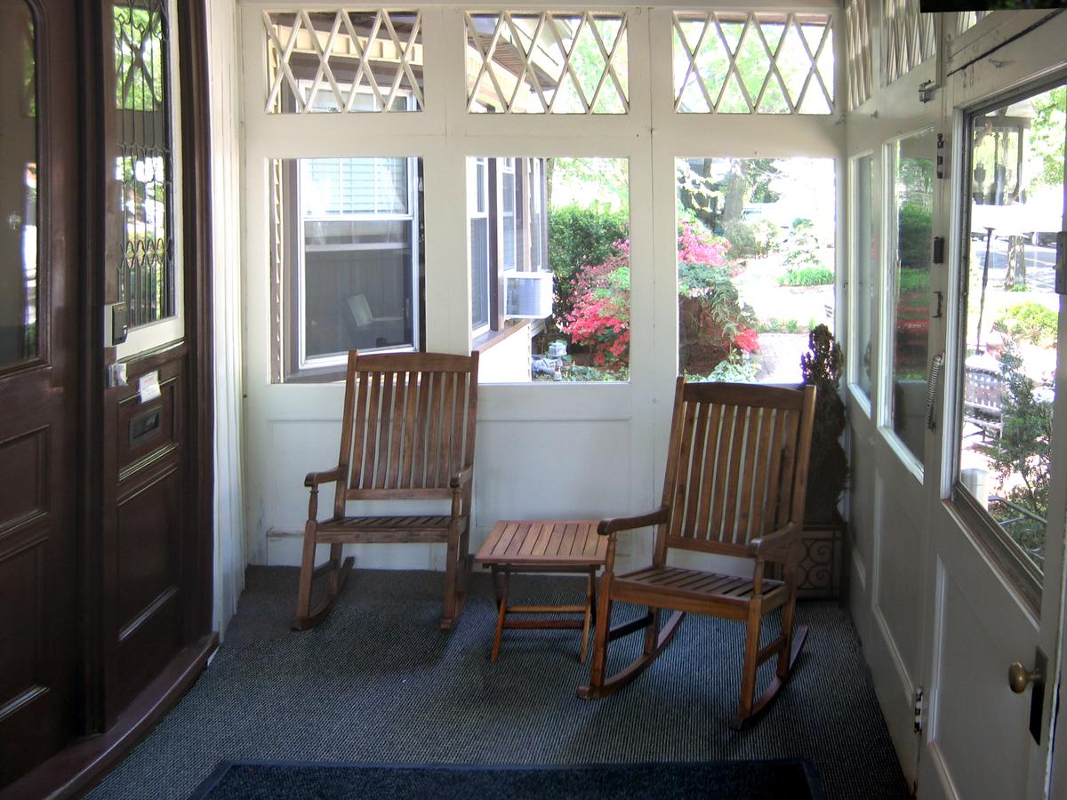 Longwood Inn - thumb 13