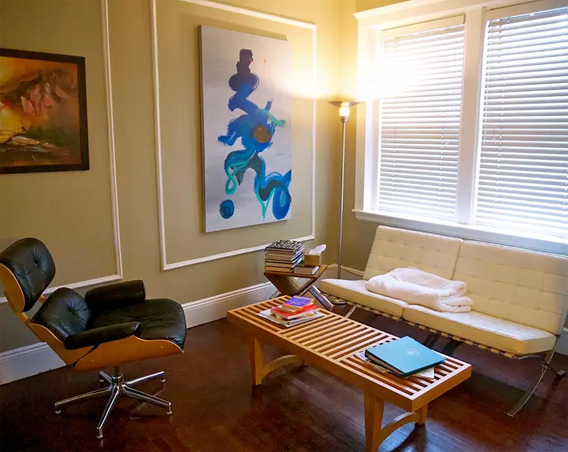 Spacious, Modern Bedroom - thumb 37