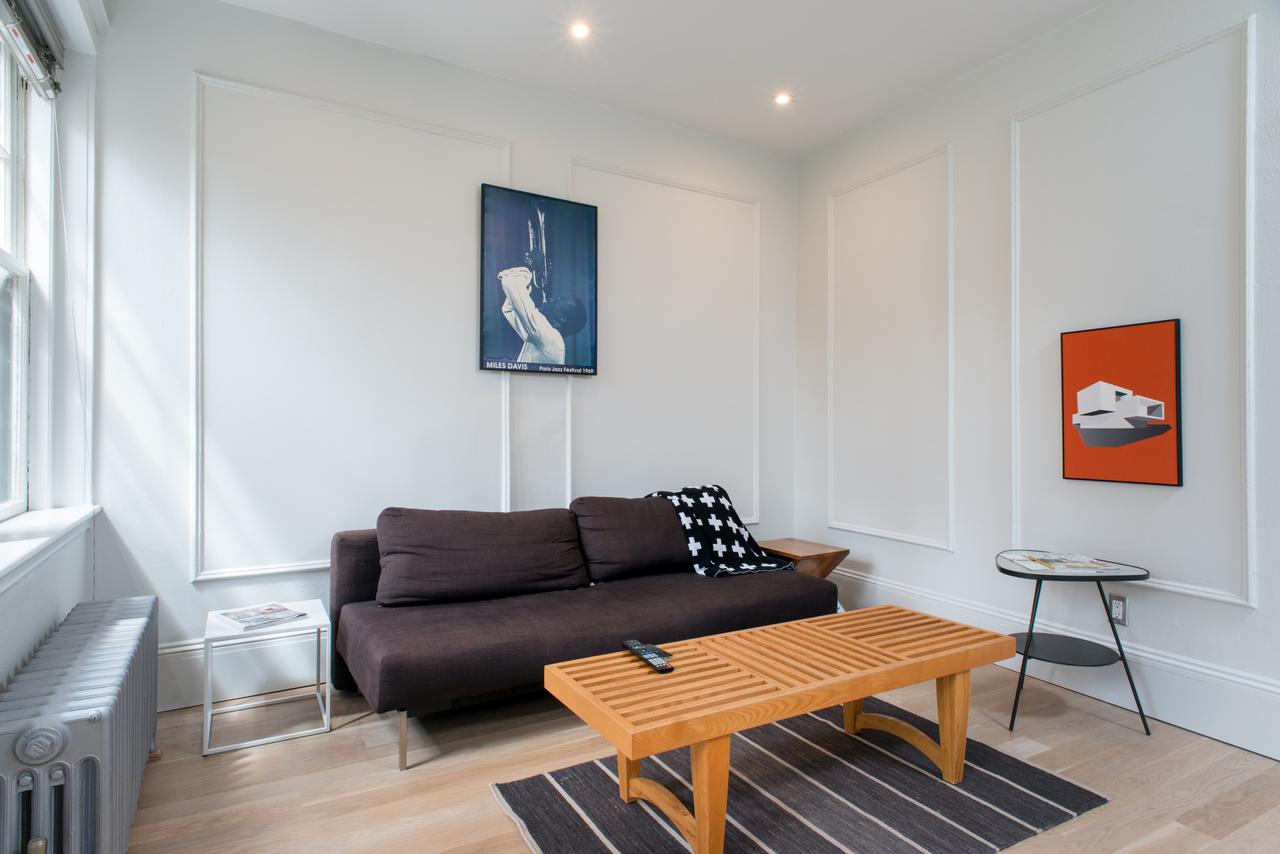 Spacious, Modern Bedroom - thumb 14