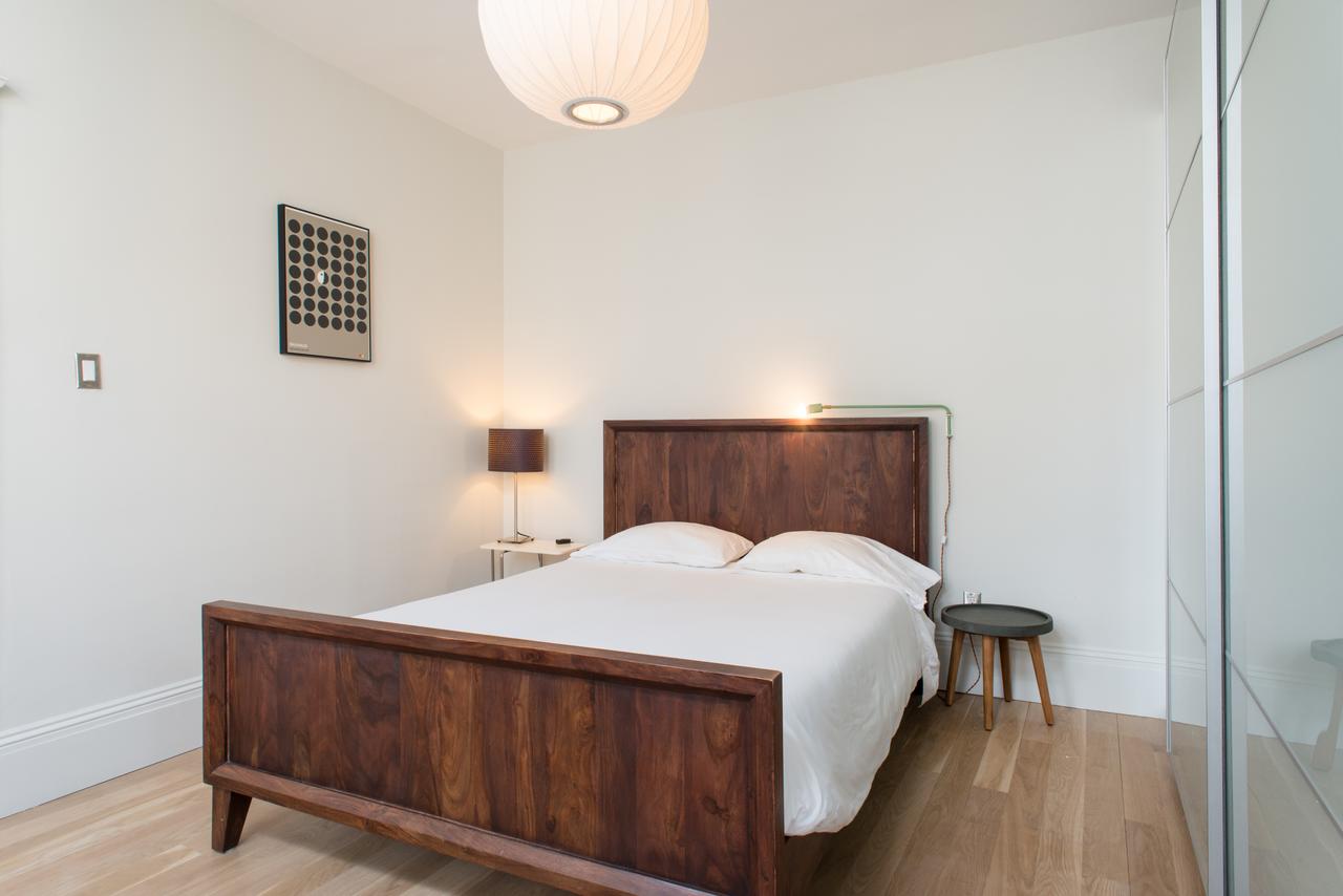 Spacious, Modern Bedroom - thumb 23