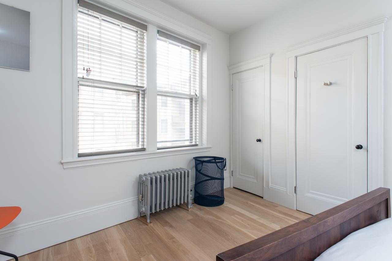 Spacious, Modern Bedroom - thumb 25