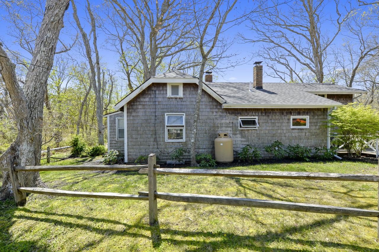 OAK BLUFFS COTTAGE, WALK TO TOWN! - thumb 28