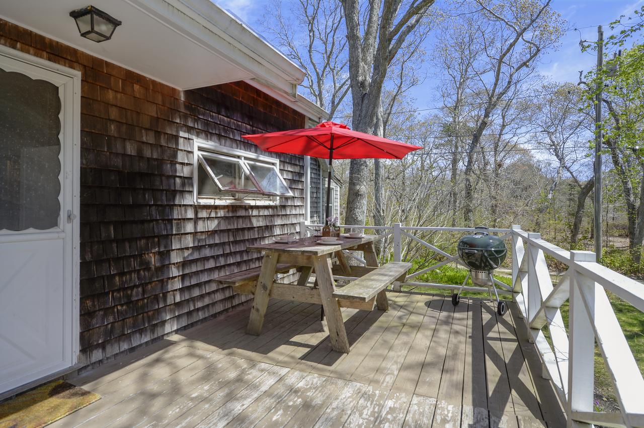 OAK BLUFFS COTTAGE, WALK TO TOWN! - thumb 1
