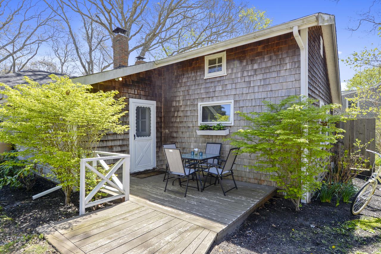 OAK BLUFFS COTTAGE, WALK TO TOWN! - thumb 26