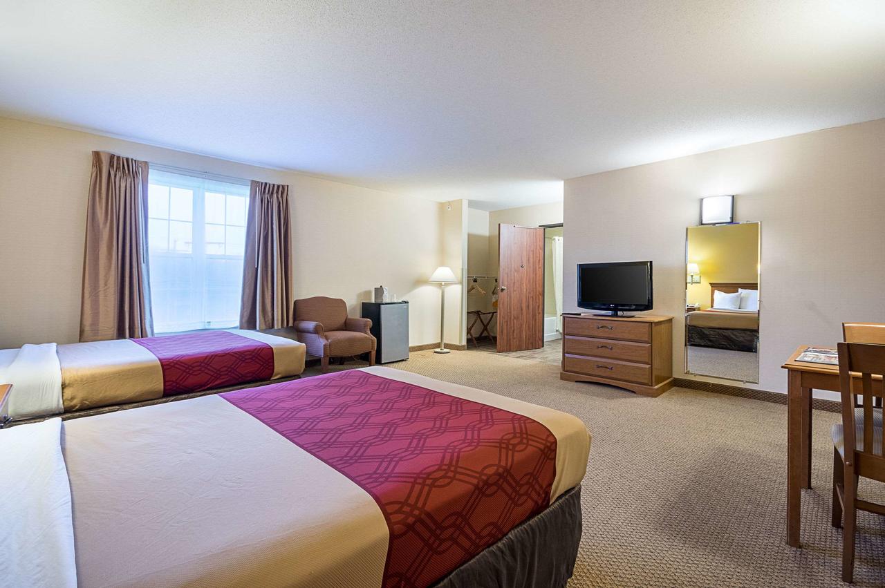 Econo Lodge Hadley Near University - thumb 12