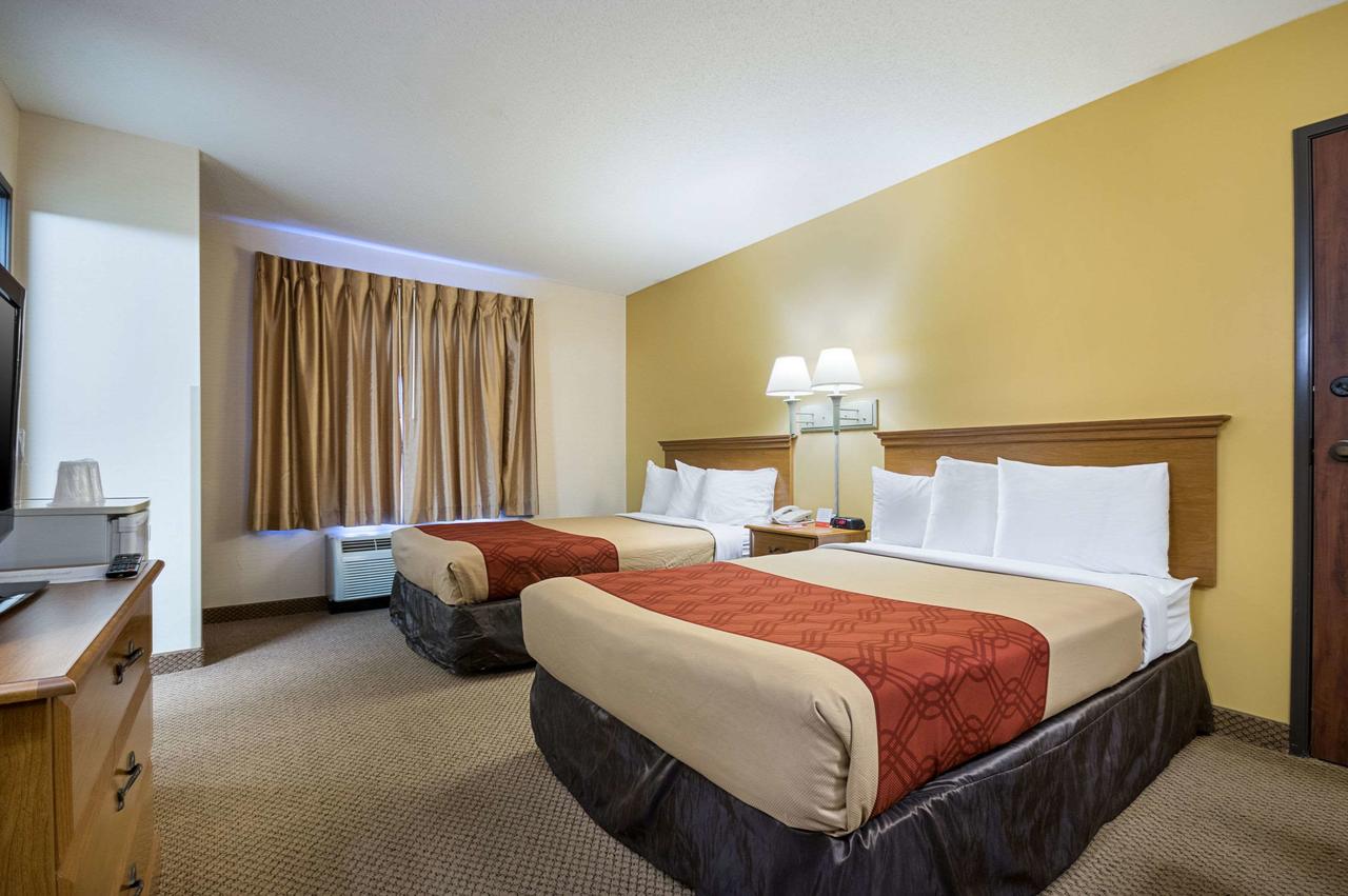 Econo Lodge Hadley Near University - thumb 25