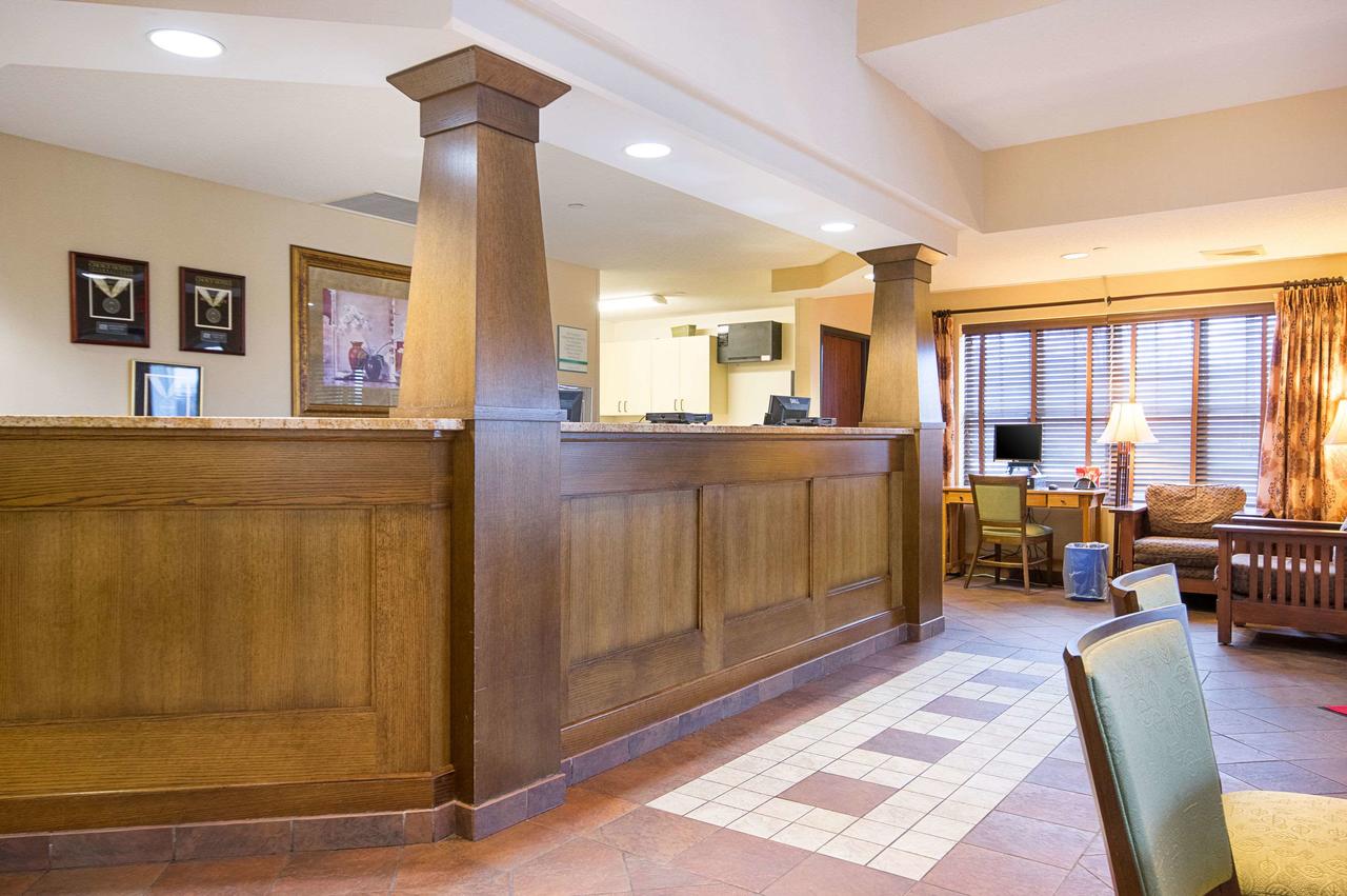 Econo Lodge Hadley Near University - thumb 13