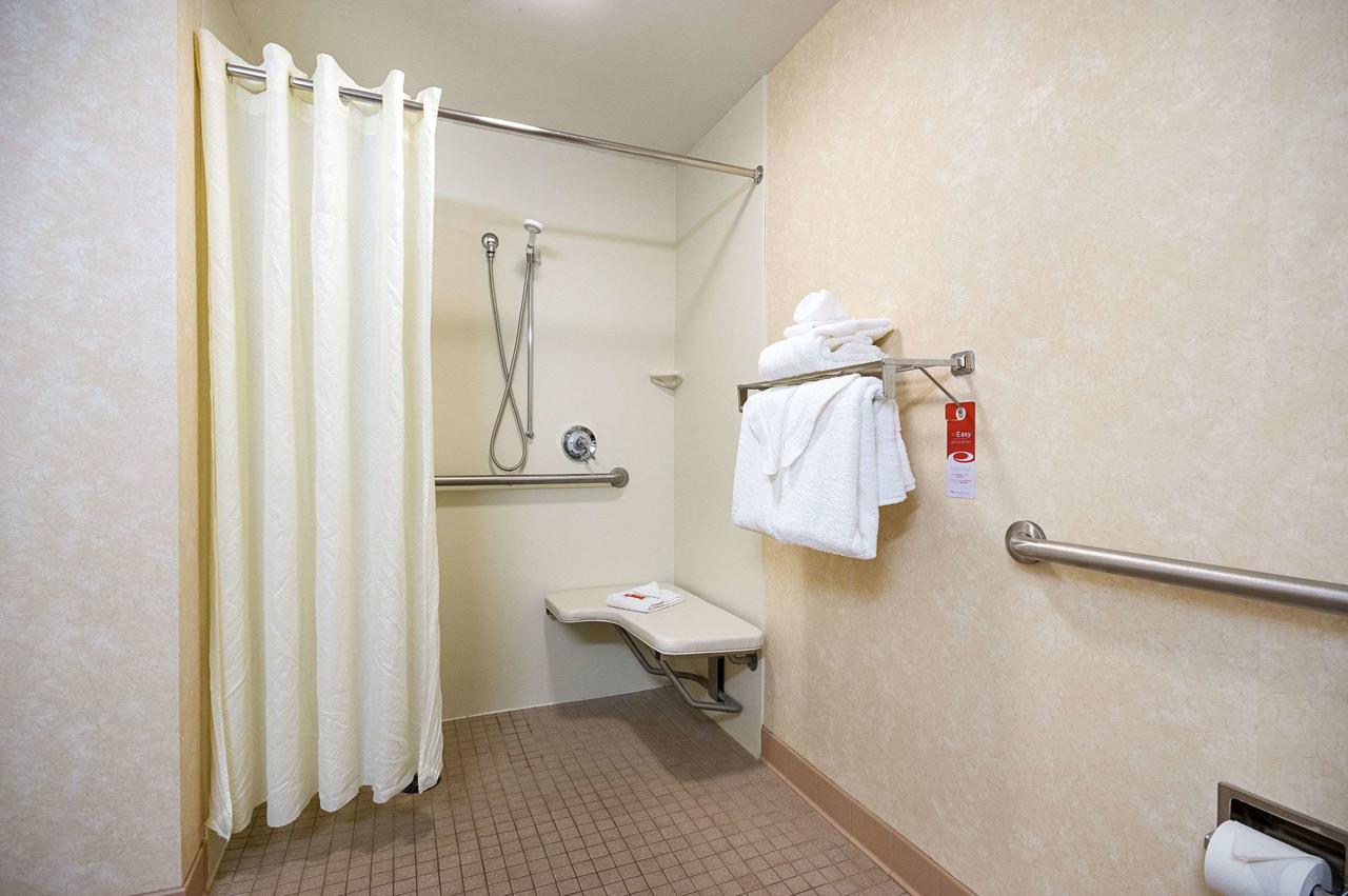 Econo Lodge Hadley Near University - thumb 14