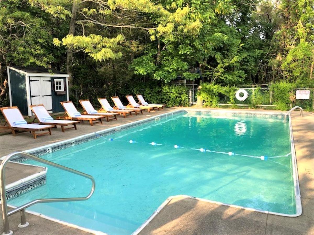 Cove Bluffs Guest Rooms & Suites - thumb 0