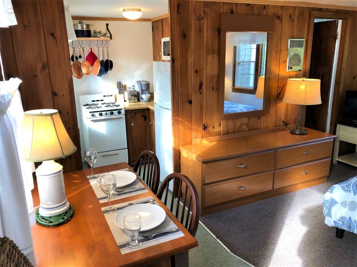 Cove Bluffs Guest Rooms & Suites - thumb 2