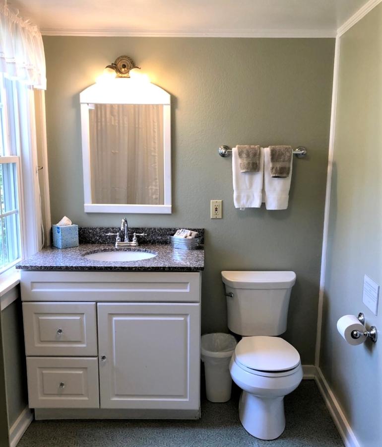 Cove Bluffs Guest Rooms & Suites - thumb 6