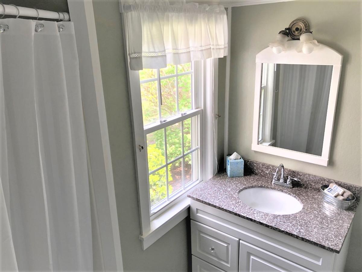 Cove Bluffs Guest Rooms & Suites - thumb 30