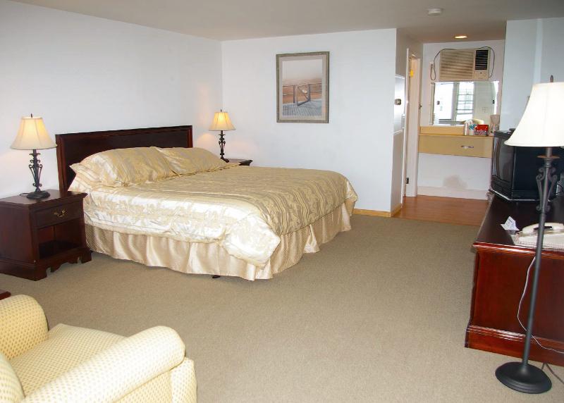 Chatham Highlander Motel - thumb 36