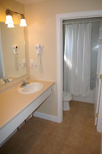 Chatham Highlander Motel - thumb 15