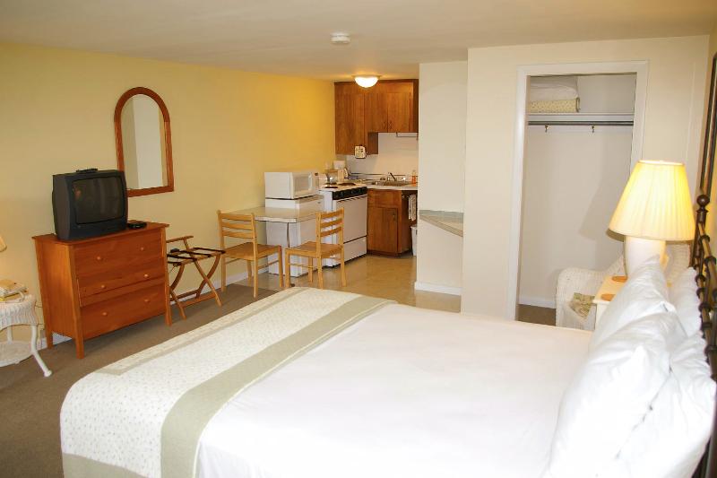 Chatham Highlander Motel - thumb 21