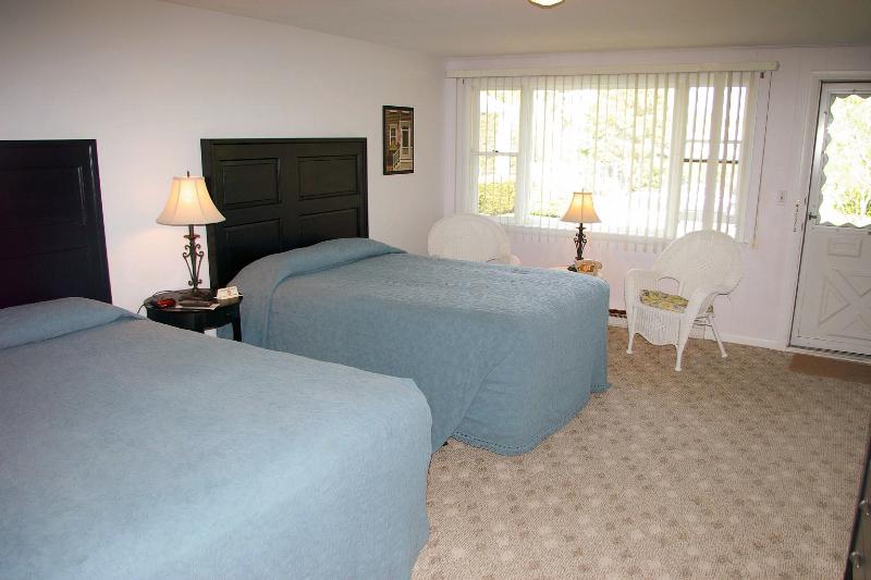 Chatham Highlander Motel - thumb 17
