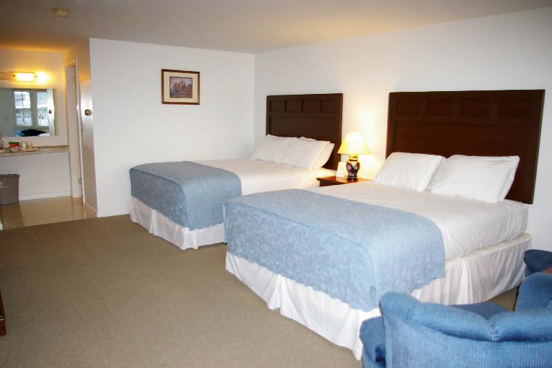 Chatham Highlander Motel - thumb 22