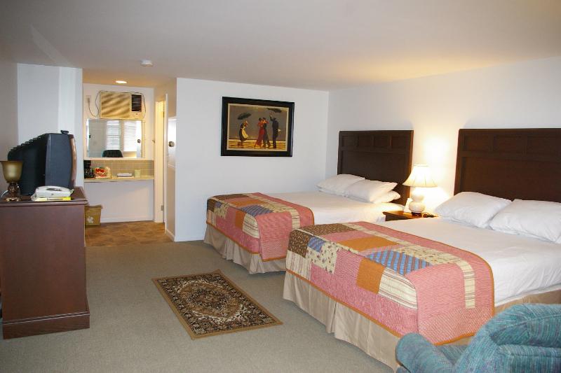 Chatham Highlander Motel - thumb 38