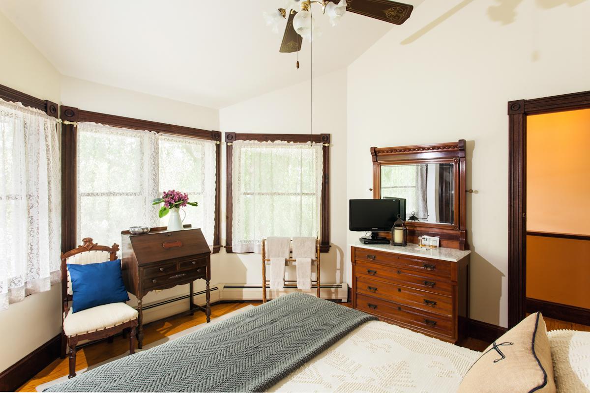 Inn At The Oaks - thumb 1