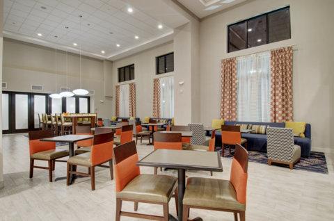 Hampton Inn & Suites Springfield Downtown - thumb 41