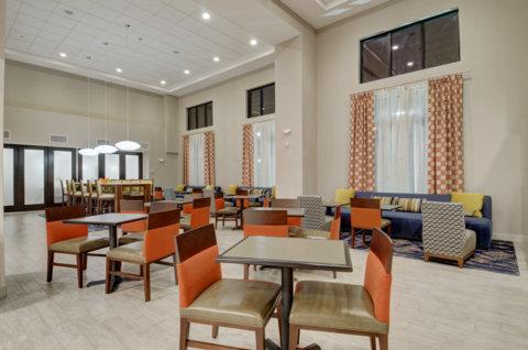 Hampton Inn & Suites Springfield Downtown - thumb 40