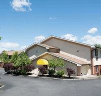 Days Inn by Wyndham Greenfield - Accommodation Massachusetts