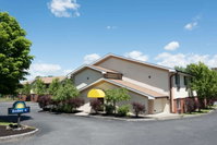 Booking Greenfield Accommodation Massachusetts